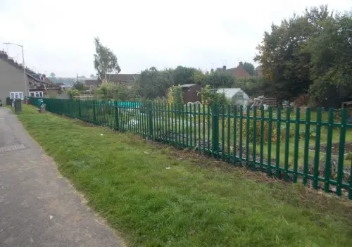 Palisade fencing