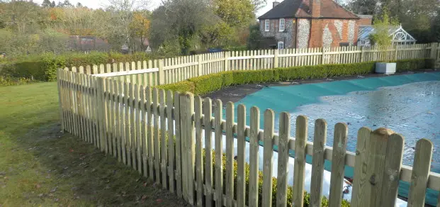 swimming pool encolsure